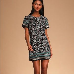 Lulu’s Floral Black Shift Dress